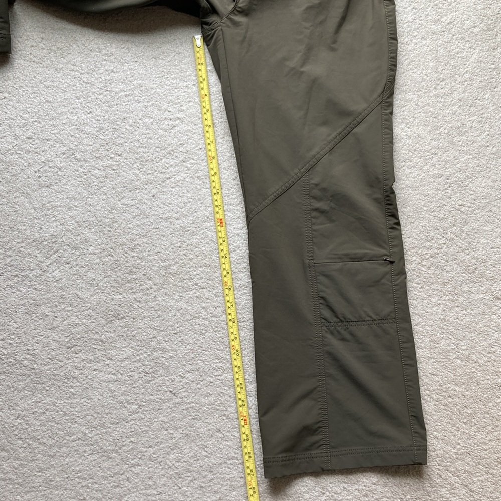 Athleta stretch cargo pants - Picture 11 of 13